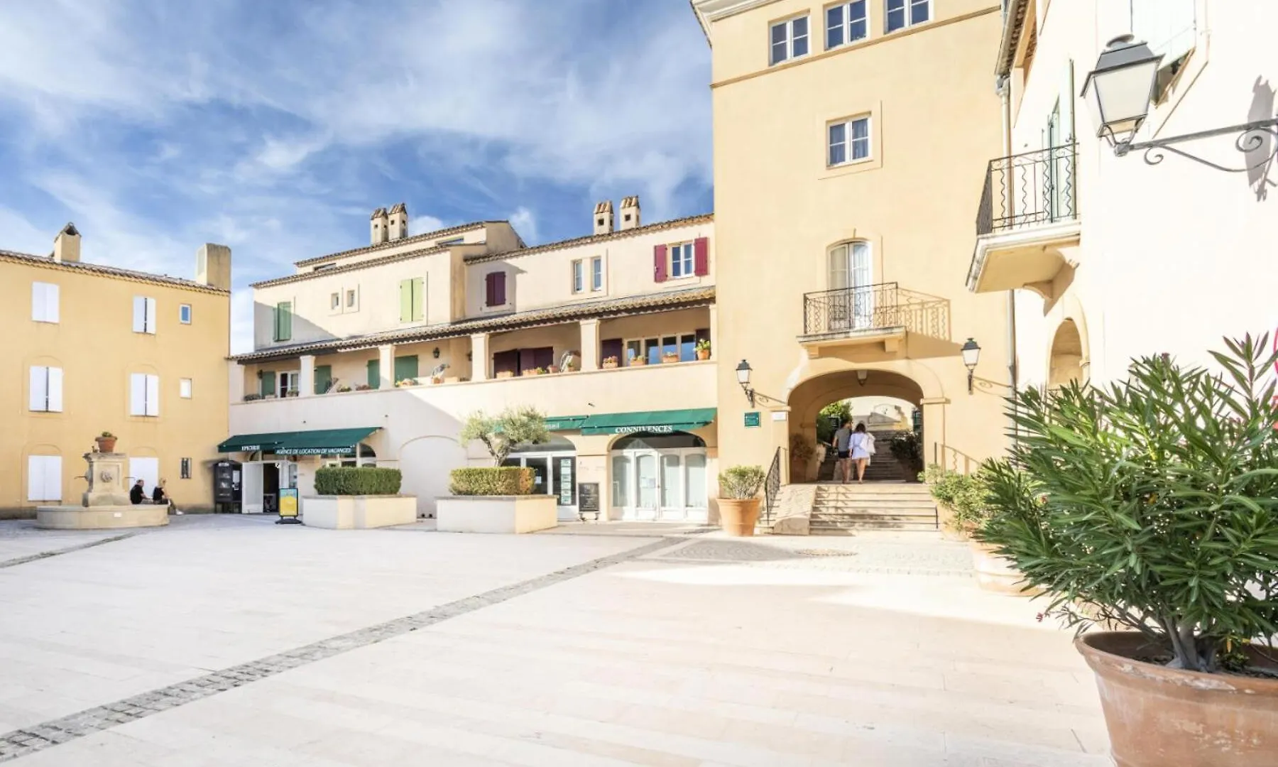 Village Pont Royal En Provence - Maeva Home - Appartement Cosy 2 Pieces 7 Personnes Vue Piscine - Selection - Super Home Mae-3629 Mallemort 0*,  France
